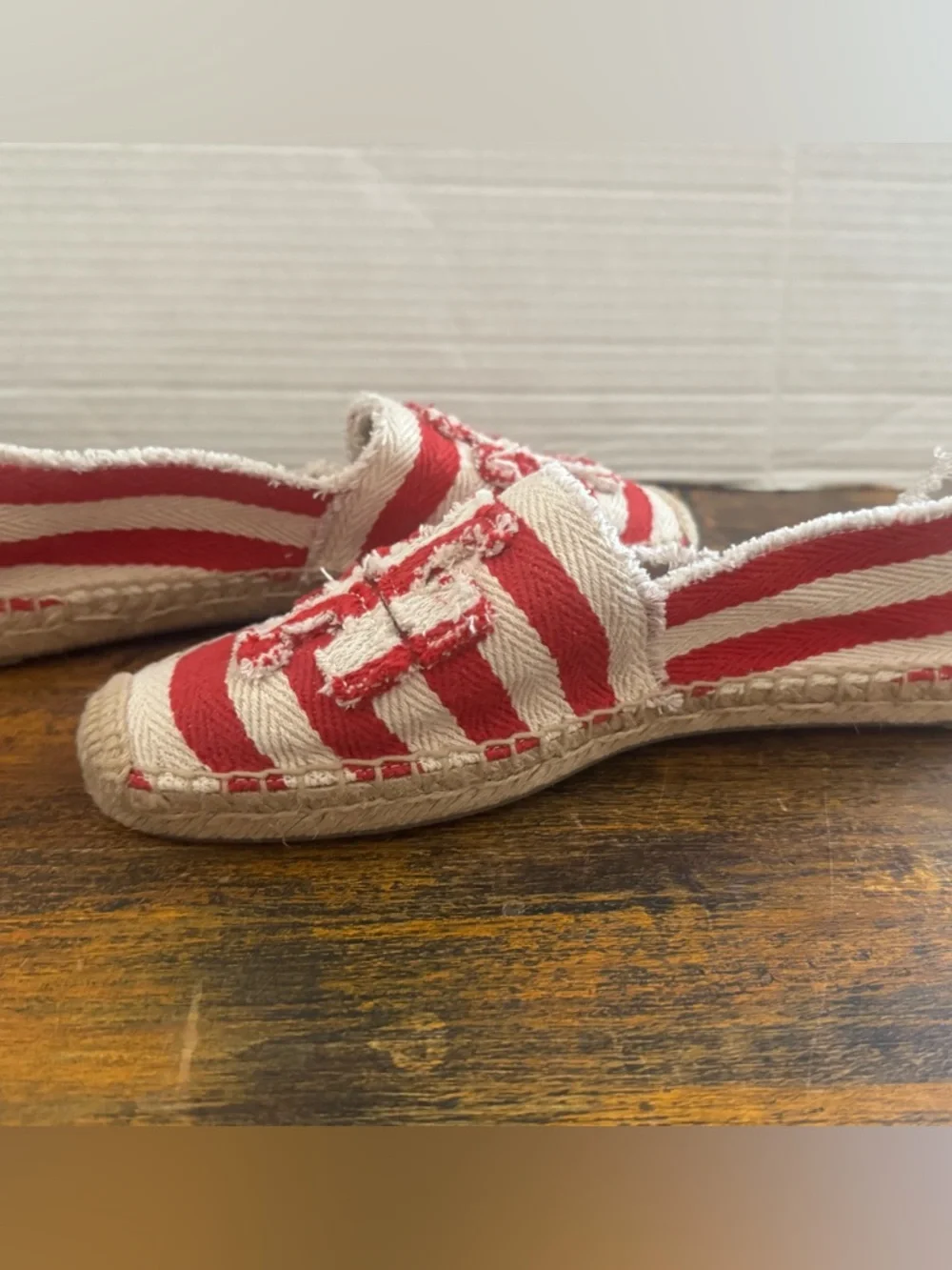 Tory Burch Fray Stripe Espadrille Flats Red White Canvas Logo Slip On Shoes 8.5